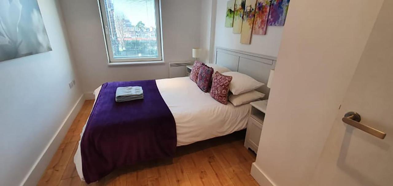 Bright & Spacious Double Bedroom With Ensuite And Concierge! Paid Parking Available Londen Buitenkant foto