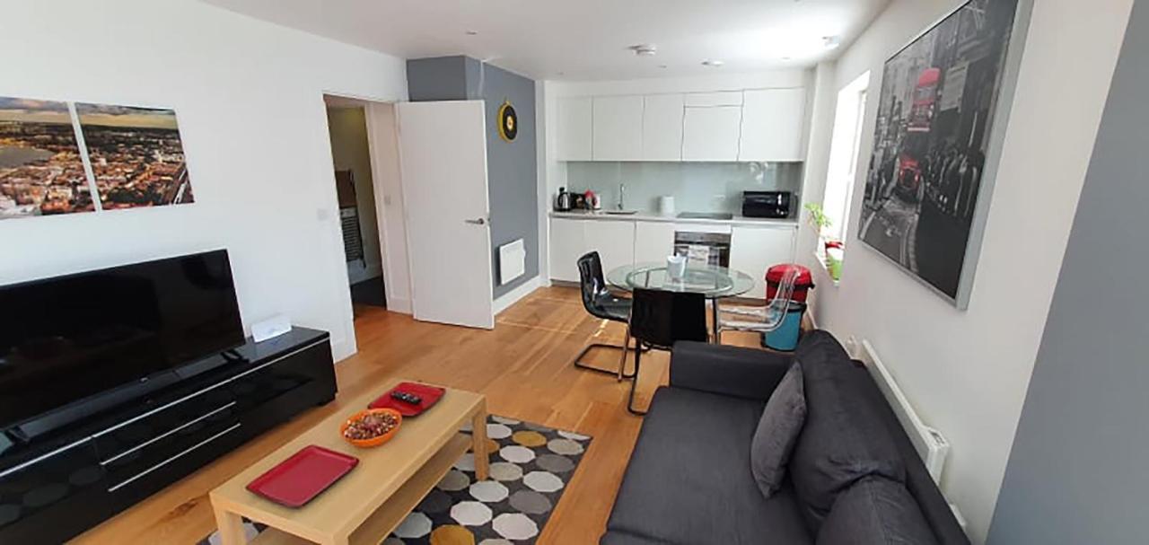 Bright & Spacious Double Bedroom With Ensuite And Concierge! Paid Parking Available Londen Buitenkant foto