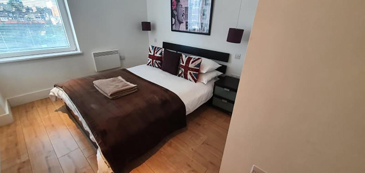 Bright & Spacious Double Bedroom With Ensuite And Concierge! Paid Parking Available Londen Buitenkant foto
